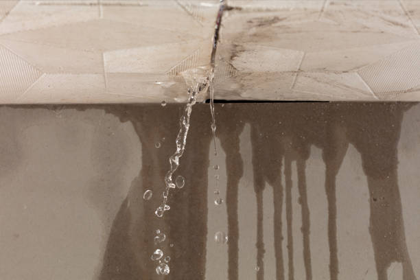 Professional Water Extraction technician working in Washington, OK